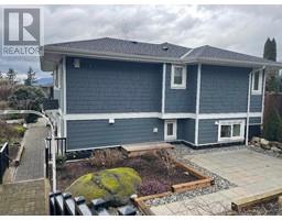 125 CARISBROOKE CRESCENT CRESCENT, North Vancouver, British Columbia