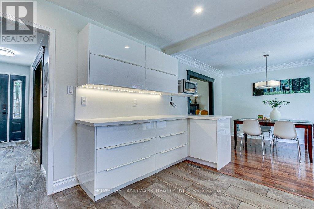 Photo 12 of 36 for 7 Meridene Crescent E