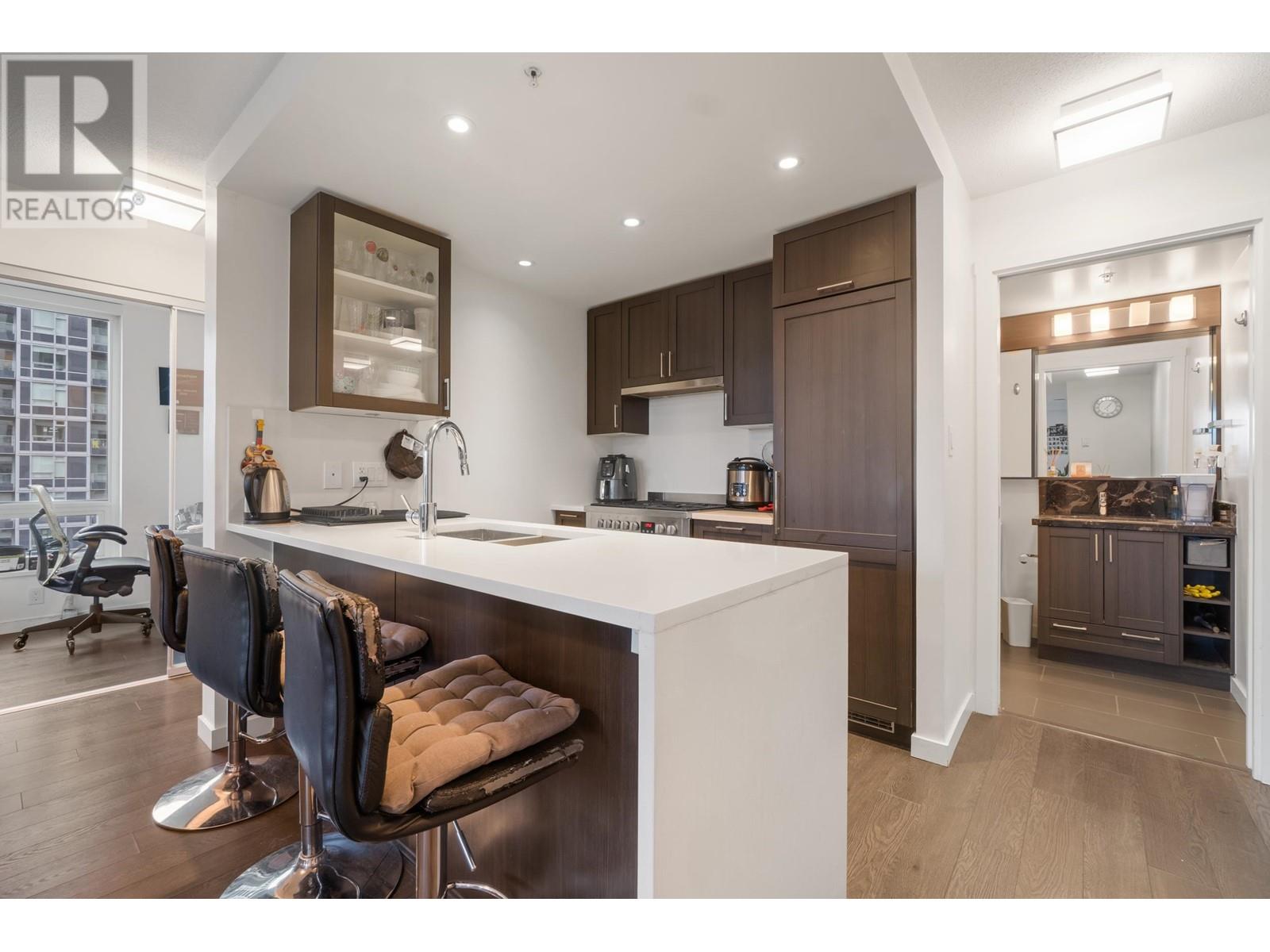 1807 5515 Boundary Road, Vancouver, British Columbia  V5R 0E3 - Photo 2 - R2970680