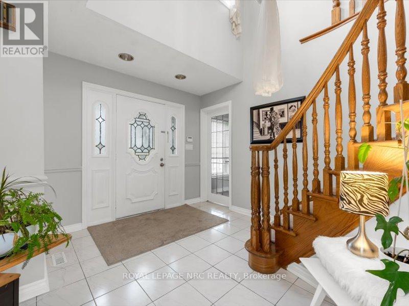 Property at 358 GRANTHAM AVENUE image 3
