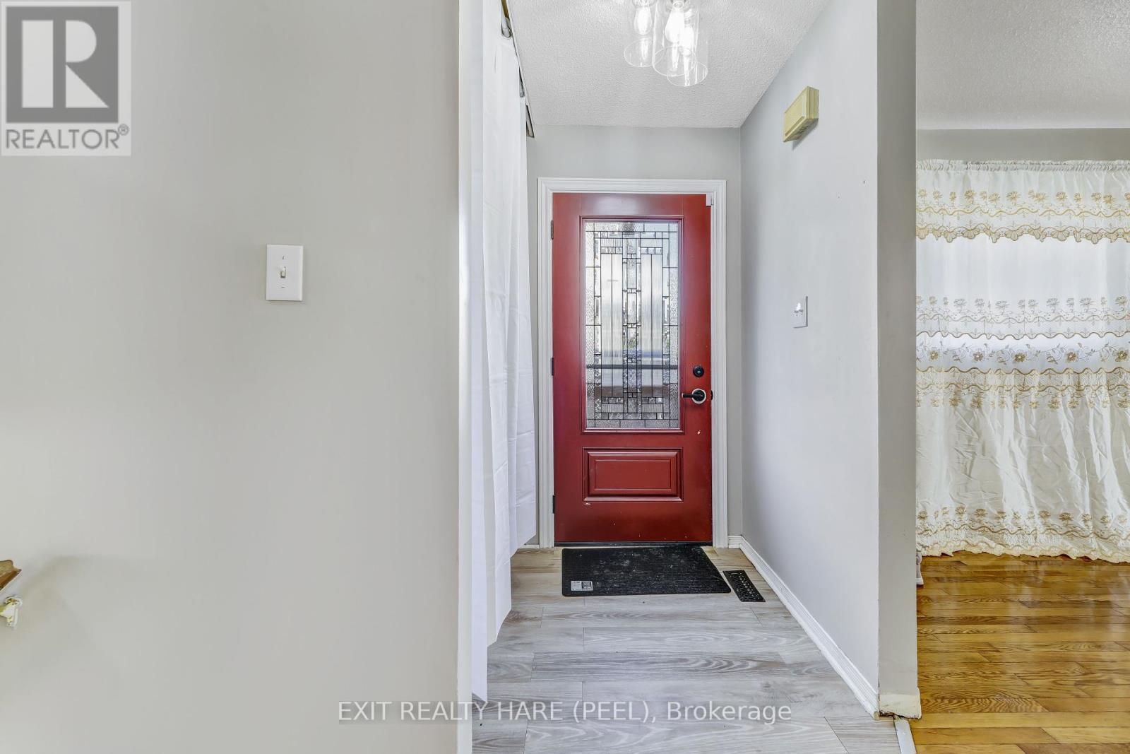 Property at 376 CALVERT COURT image 3
