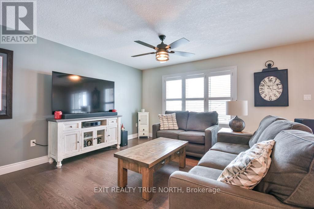 Property at 36 HUNTER AVENUE image 5