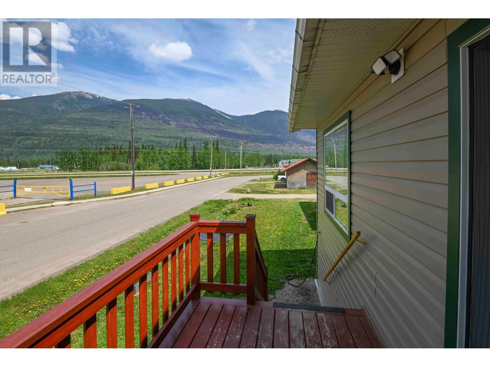 806 4th Avenue, Mcbride, British Columbia  V0J 2E0 - Photo 3 - R2971140
