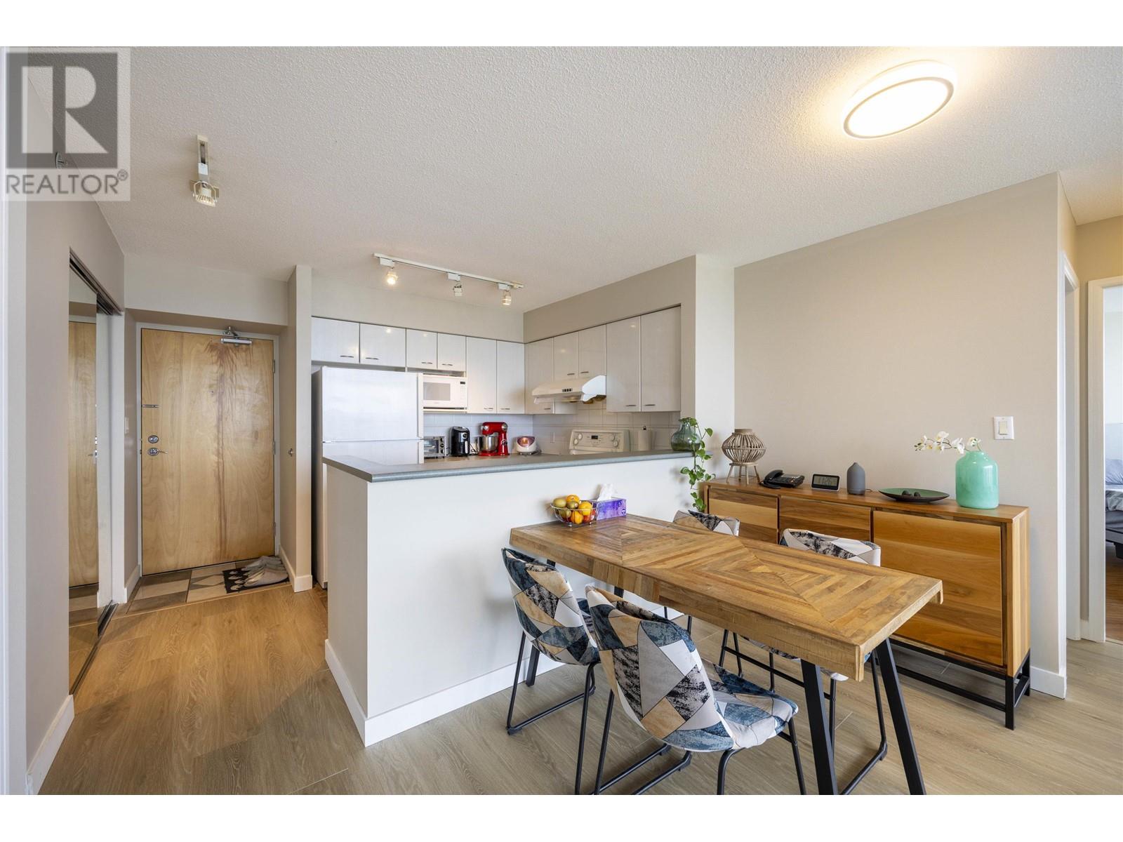 Listing Picture 8 of 25 : 2905 6088 WILLINGDON AVENUE, Burnaby / 本拿比 - 魯藝地產 Yvonne Lu Group - MLS Medallion Club Member