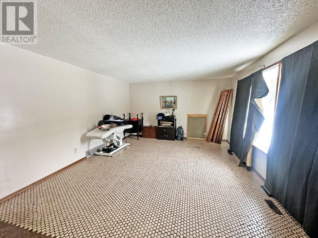 703 Hodder Ave, Thunder Bay, Ontario  P7A 1W2 - Photo 7 - TB250436