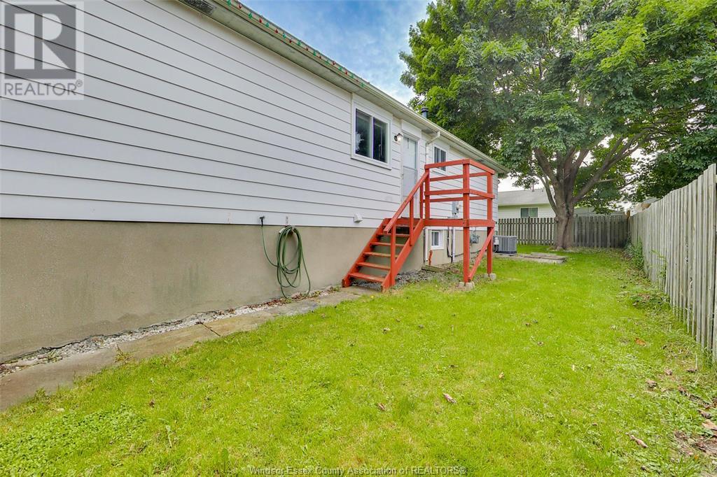1339 Ascot Circle, Sarnia, Ontario  N7S 4B2 - Photo 8 - 25005283