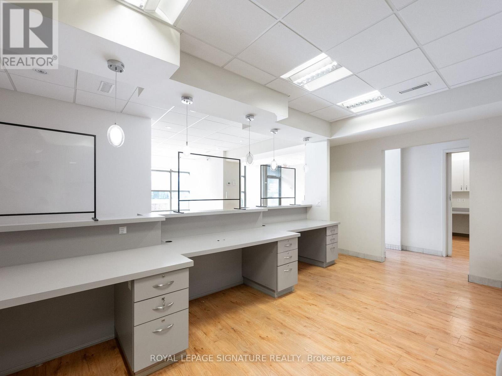 1560- 1562 Queen Street W, Toronto (Roncesvalles), Ontario  M6R 1A6 - Photo 13 - W12006857