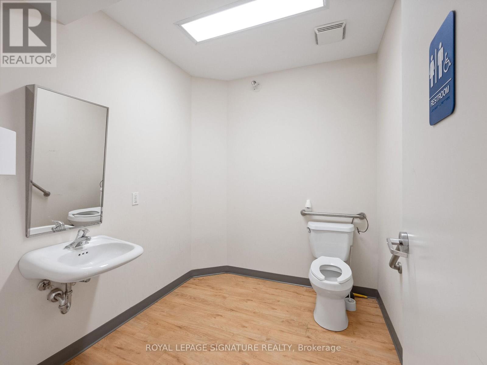 1560- 1562 Queen Street W, Toronto (Roncesvalles), Ontario  M6R 1A6 - Photo 15 - W12006857