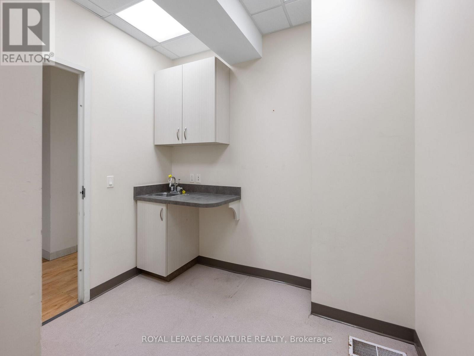 1560- 1562 Queen Street W, Toronto (Roncesvalles), Ontario  M6R 1A6 - Photo 20 - W12006857