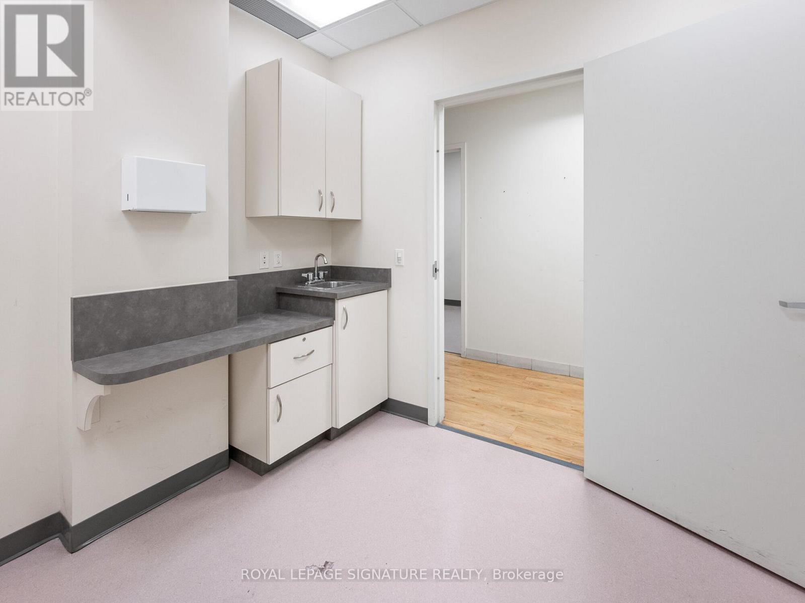 1560- 1562 Queen Street W, Toronto (Roncesvalles), Ontario  M6R 1A6 - Photo 30 - W12006857