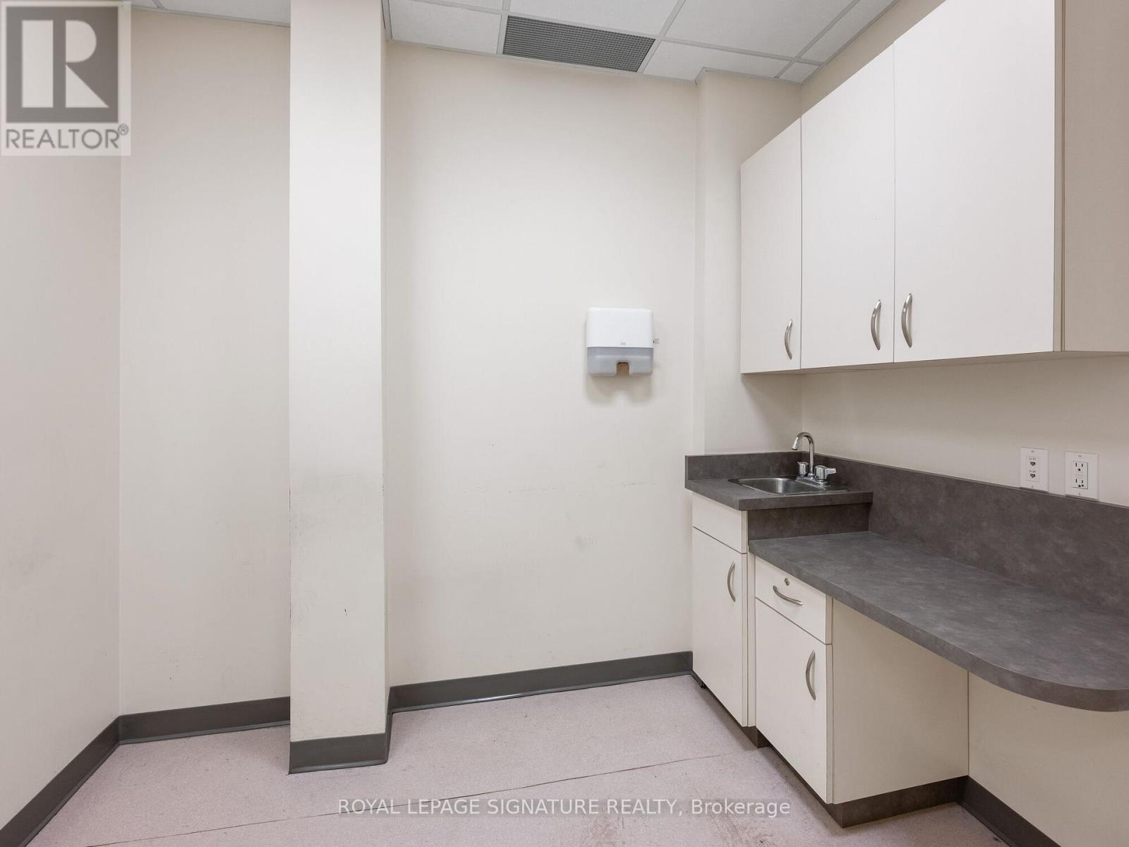 1560- 1562 Queen Street W, Toronto (Roncesvalles), Ontario  M6R 1A6 - Photo 31 - W12006857