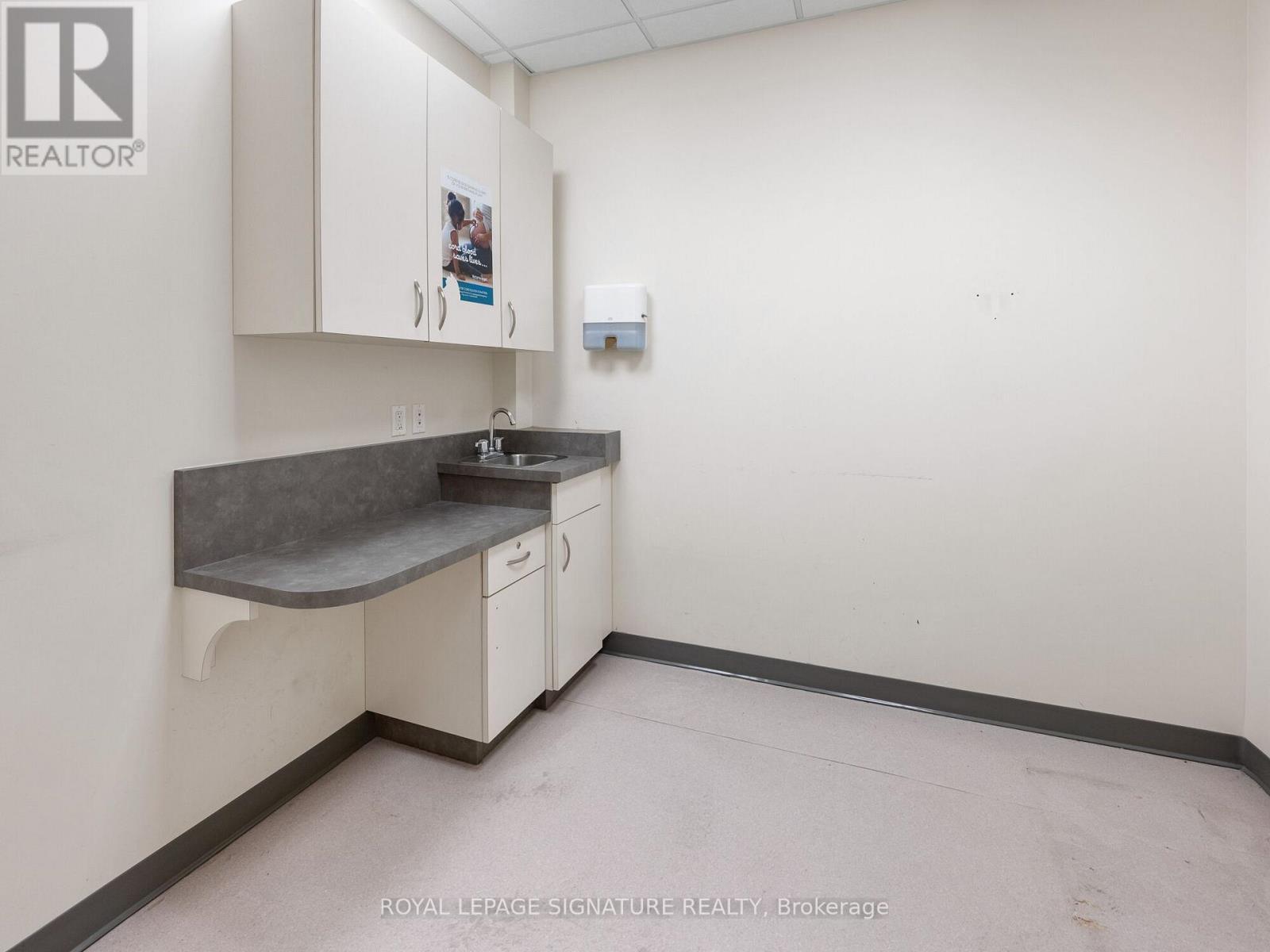 1560- 1562 Queen Street W, Toronto (Roncesvalles), Ontario  M6R 1A6 - Photo 32 - W12006857