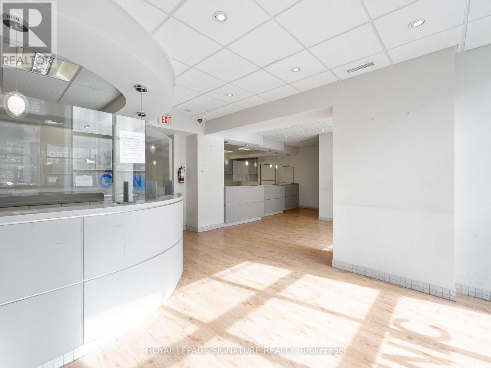 1560- 1562 Queen Street W, Toronto (Roncesvalles), Ontario  M6R 1A6 - Photo 5 - W12006857