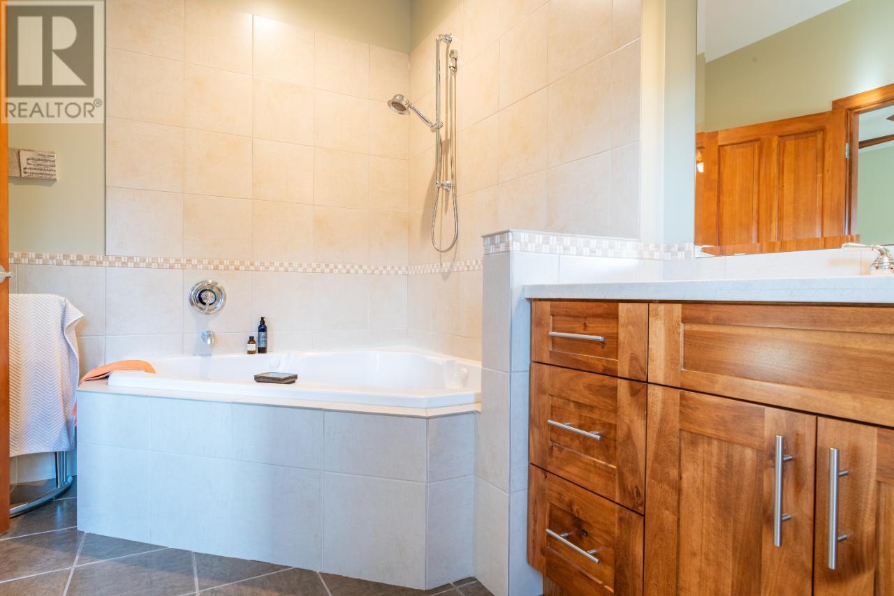 922 Redstone Drive, Rossland, British Columbia  V0G 1Y0 - Photo 26 - 10338007