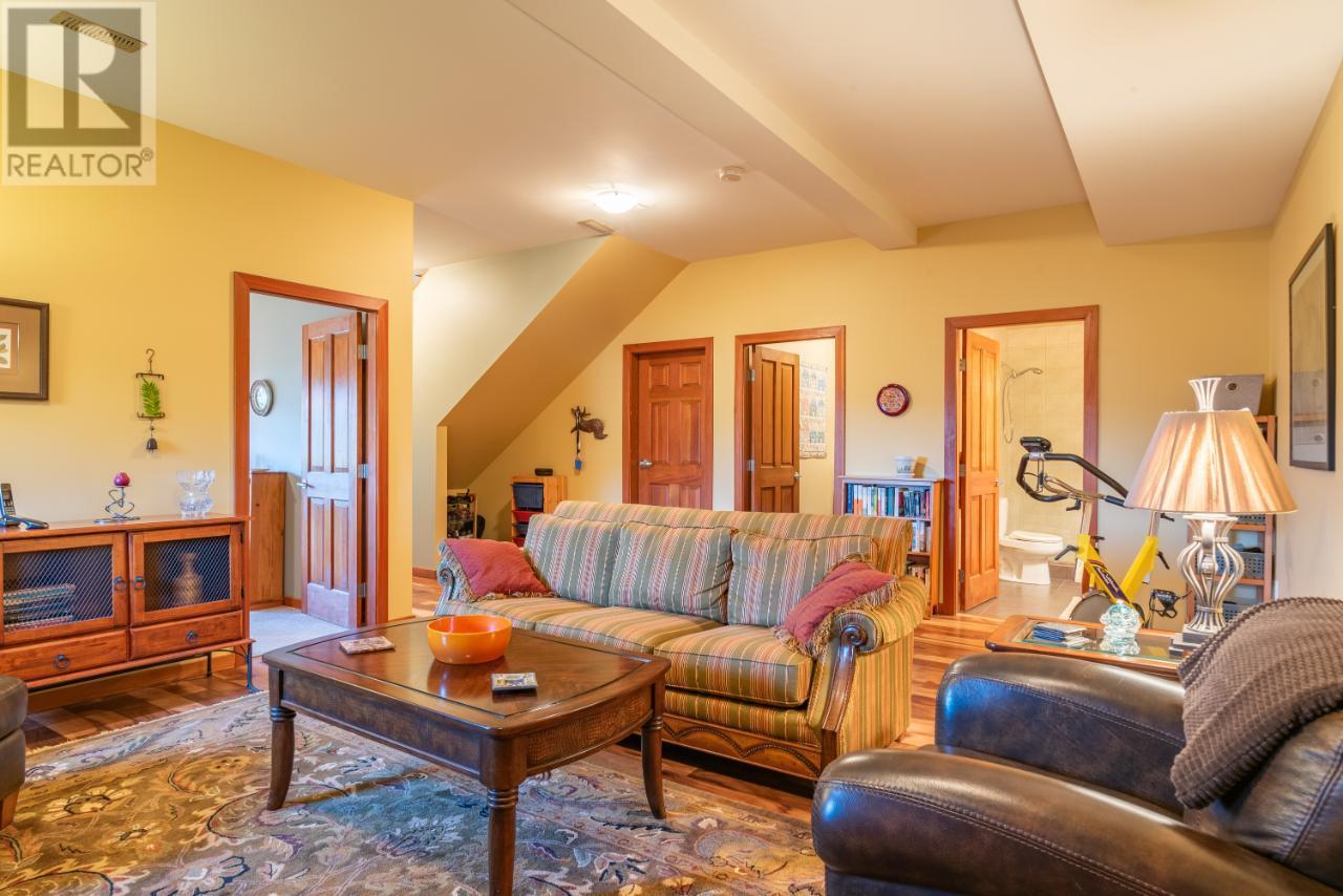 922 Redstone Drive, Rossland, British Columbia  V0G 1Y0 - Photo 31 - 10338007