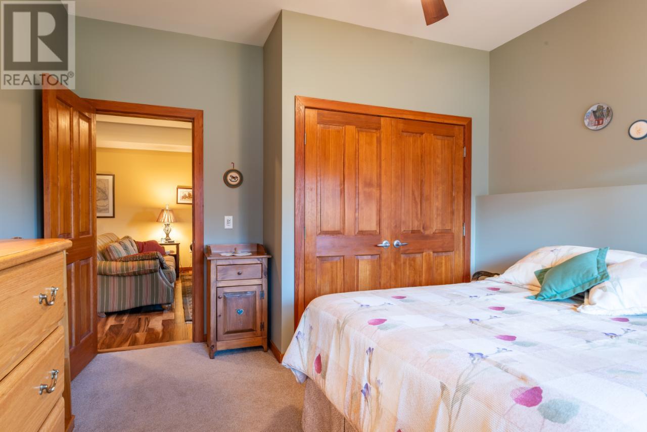 922 Redstone Drive, Rossland, British Columbia  V0G 1Y0 - Photo 33 - 10338007