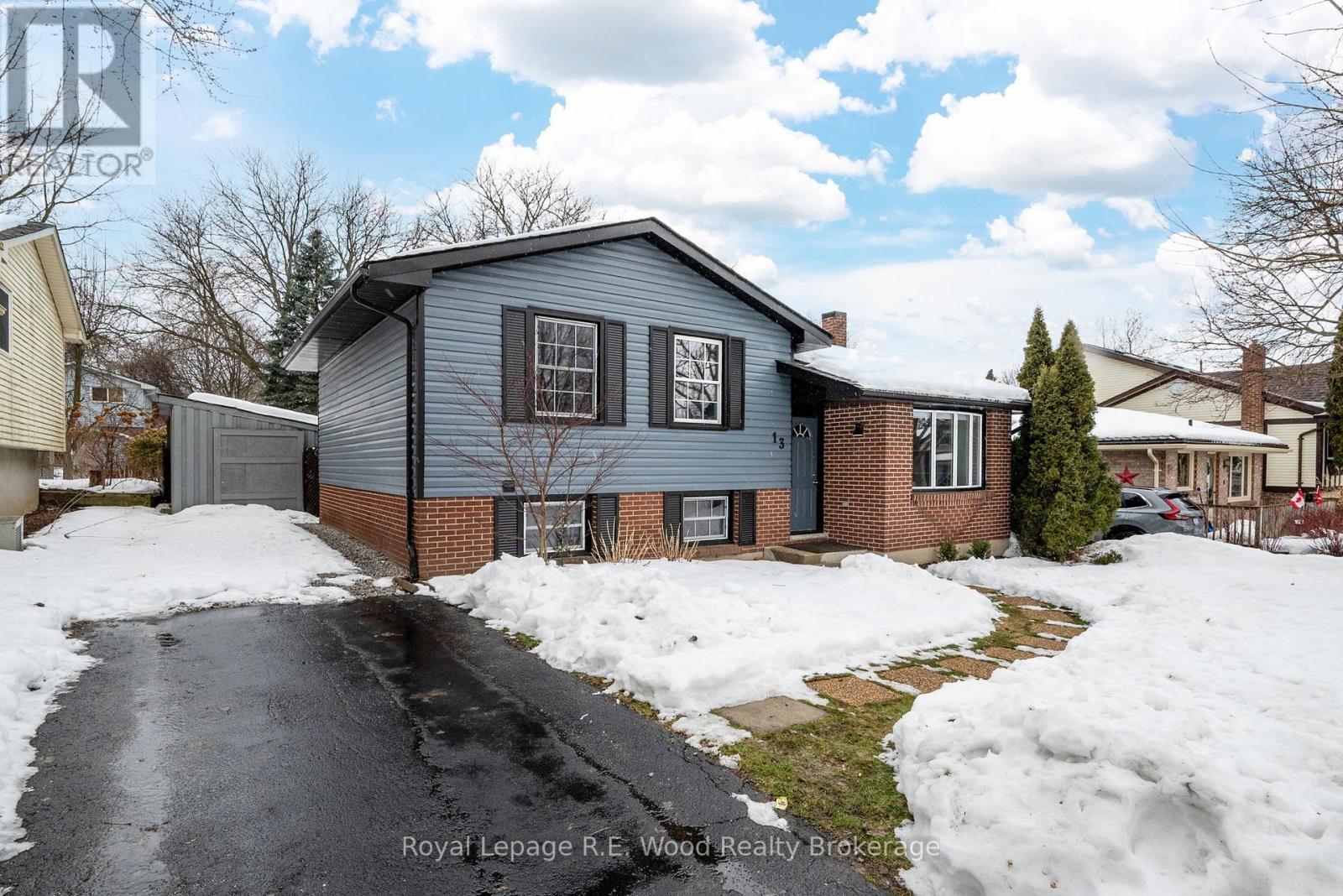 Property at 13 SANDALWOOD CRESCENT image 2