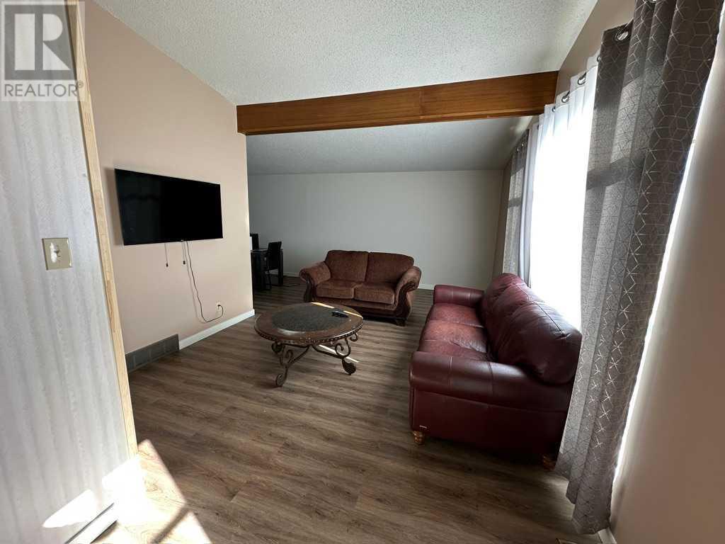 3607 20 Avenue S, Lethbridge, Alberta  T1K 4G5 - Photo 2 - A2200117