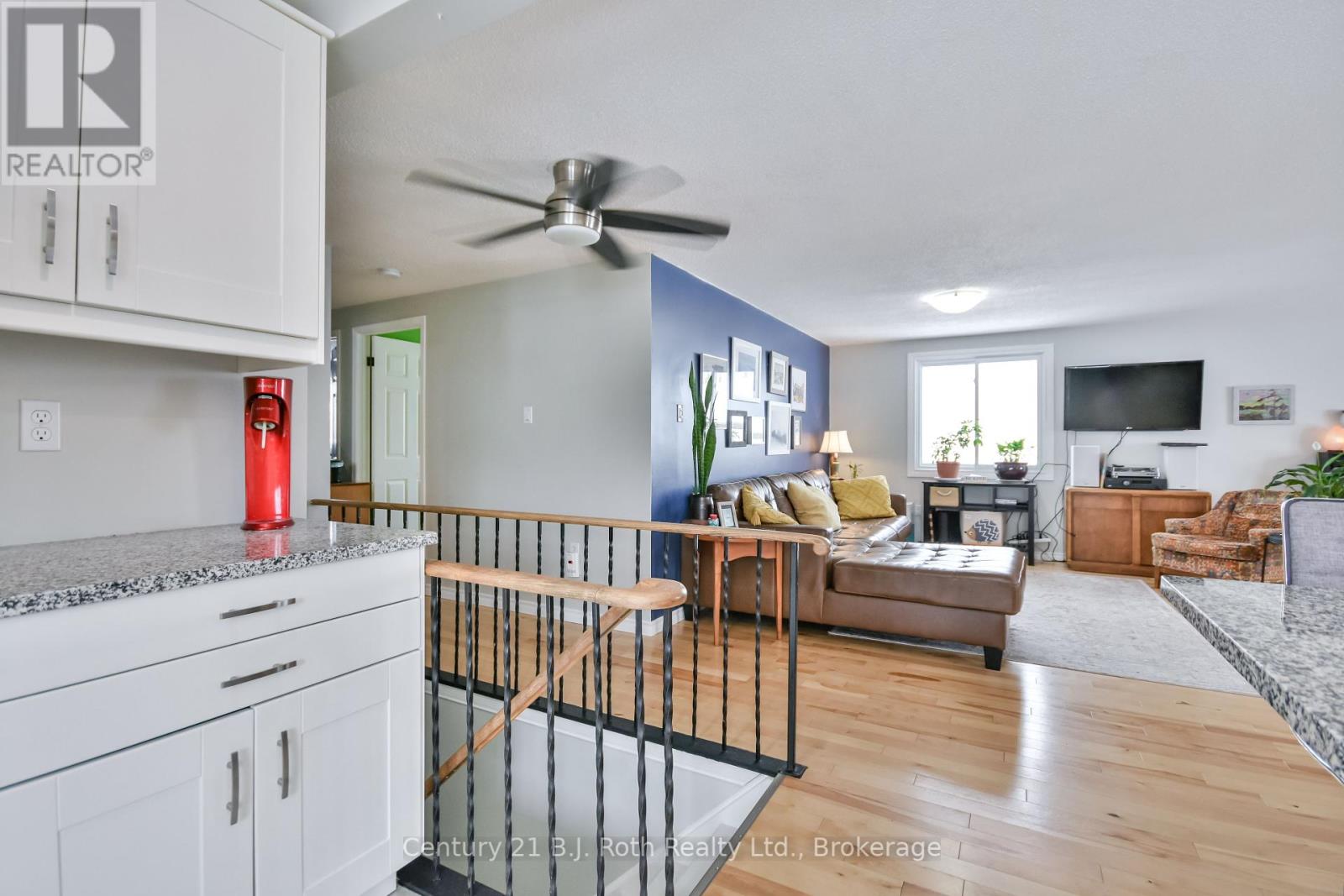 745 Algonquin Drive, Midland, Ontario  L4R 4Z9 - Photo 11 - S12006947