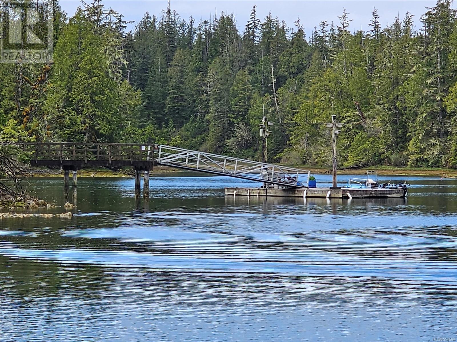 522 Burlo Island, Bamfield, British Columbia  V0R 1B0 - Photo 17 - 957504