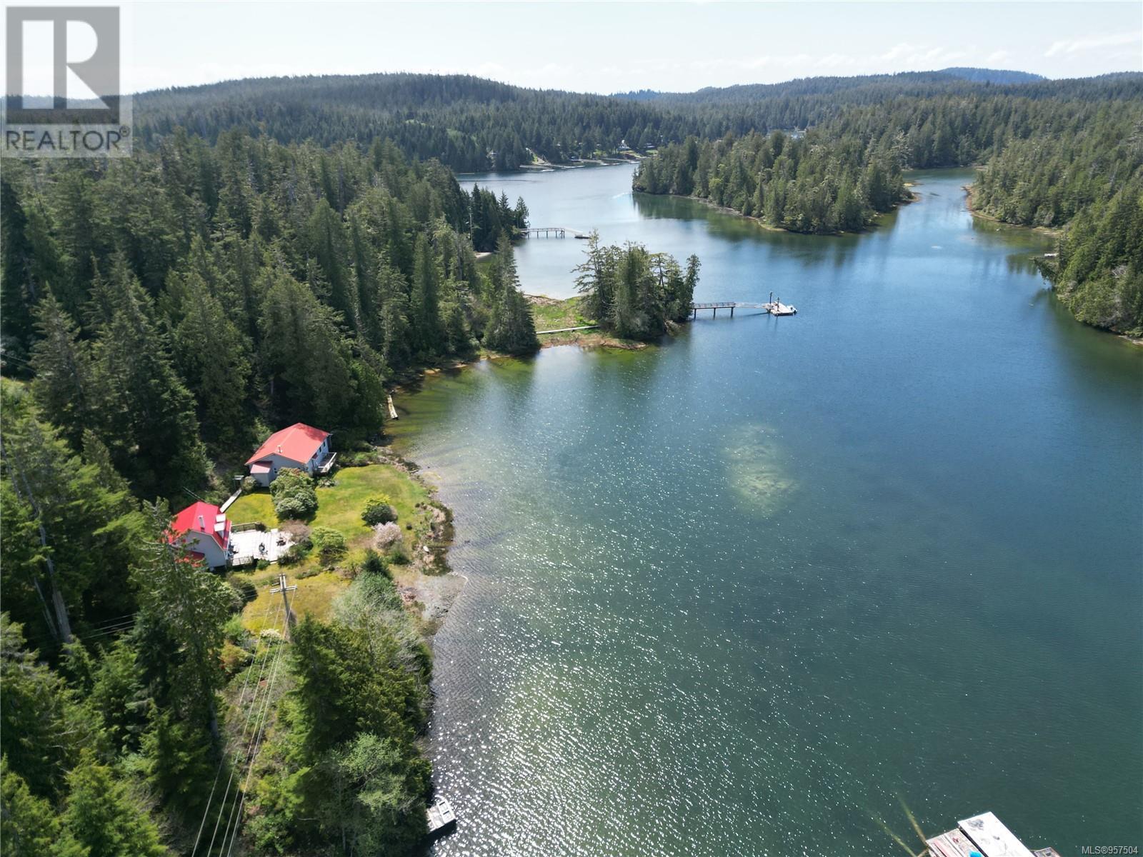 522 Burlo Island, Bamfield, British Columbia  V0R 1B0 - Photo 3 - 957504