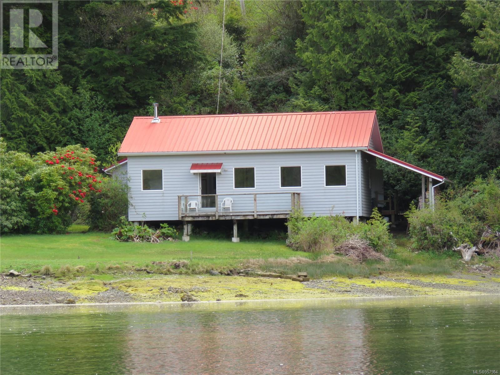 522 Burlo Island, Bamfield, British Columbia  V0R 1B0 - Photo 9 - 957504