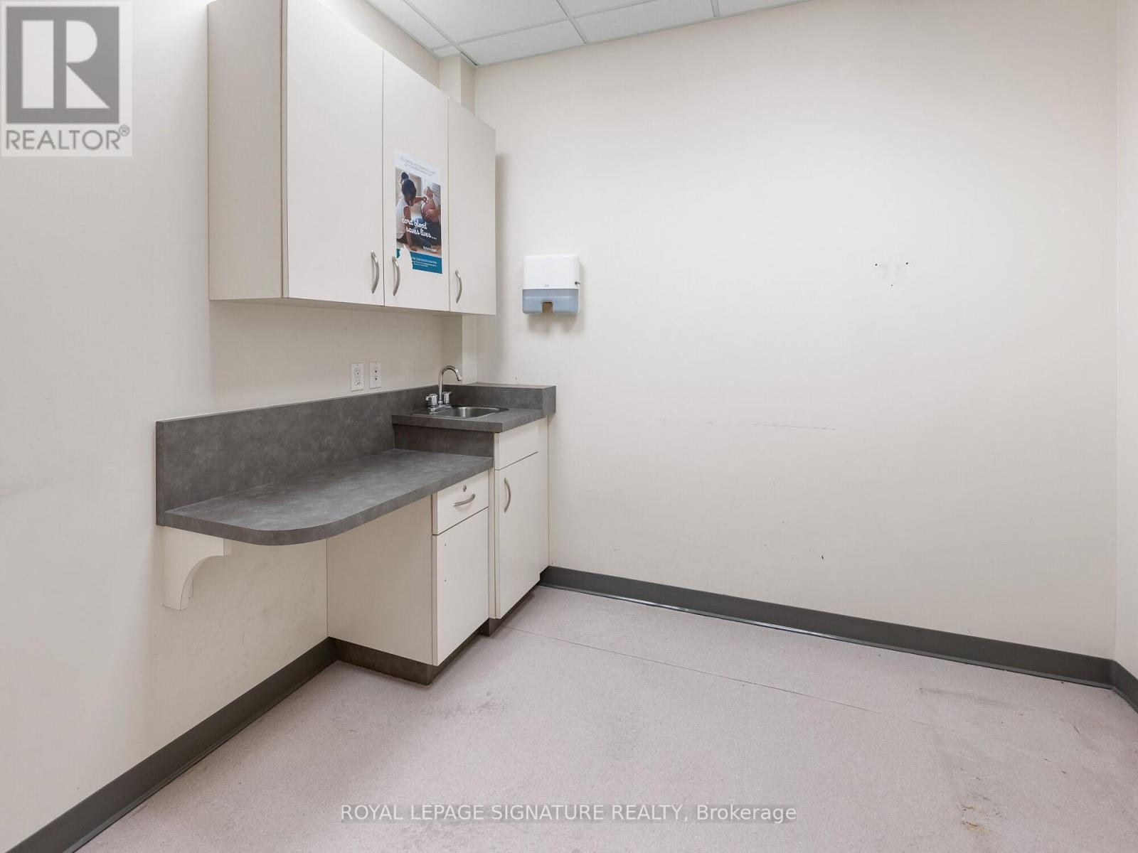 1560- 1562 Queen Street W, Toronto (Roncesvalles), Ontario  M6R 1A6 - Photo 41 - W12006885