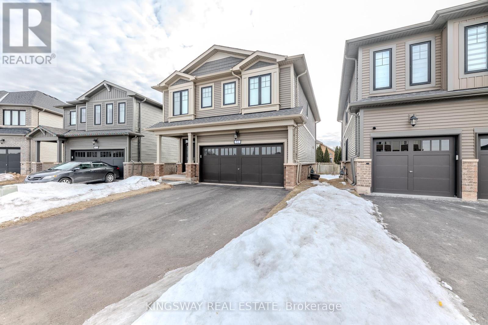 Property at 51 STARFIRE CRESCENT image 2