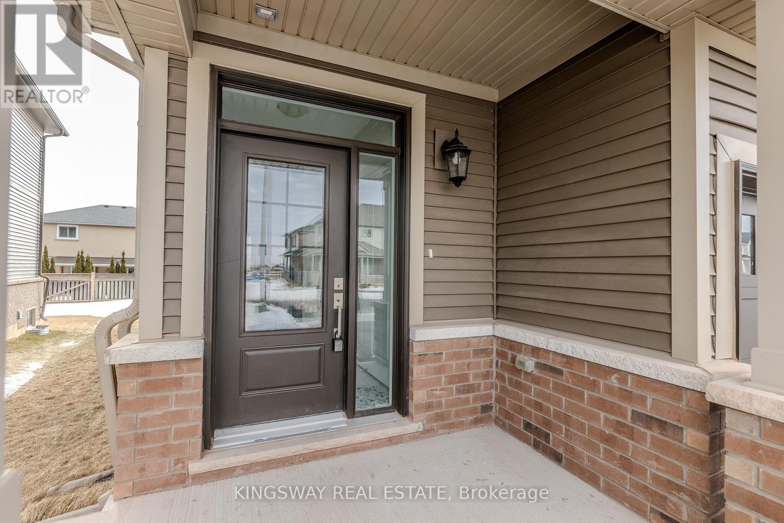Property at 51 STARFIRE CRESCENT image 4
