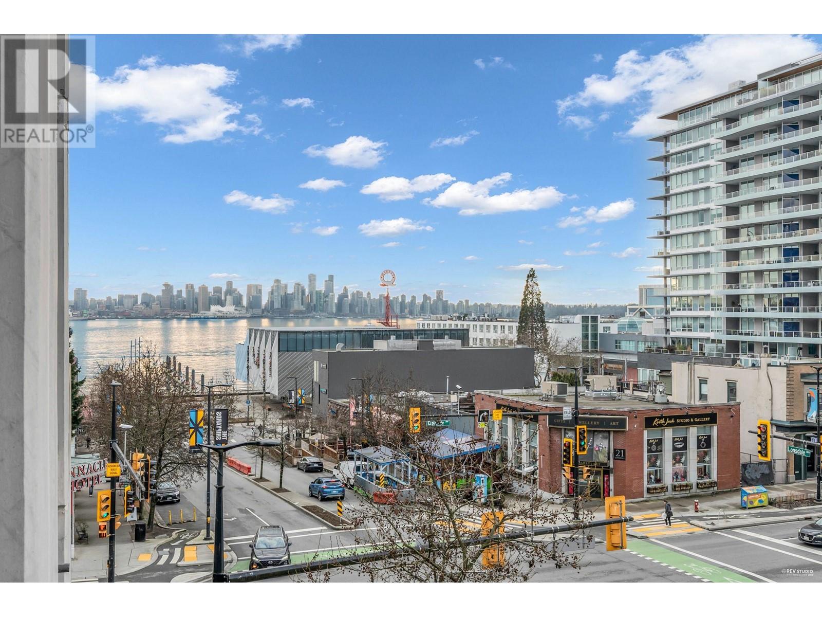 409 100 E Esplanade Street, North Vancouver, British Columbia  V7L 4V1 - Photo 1 - R2973244