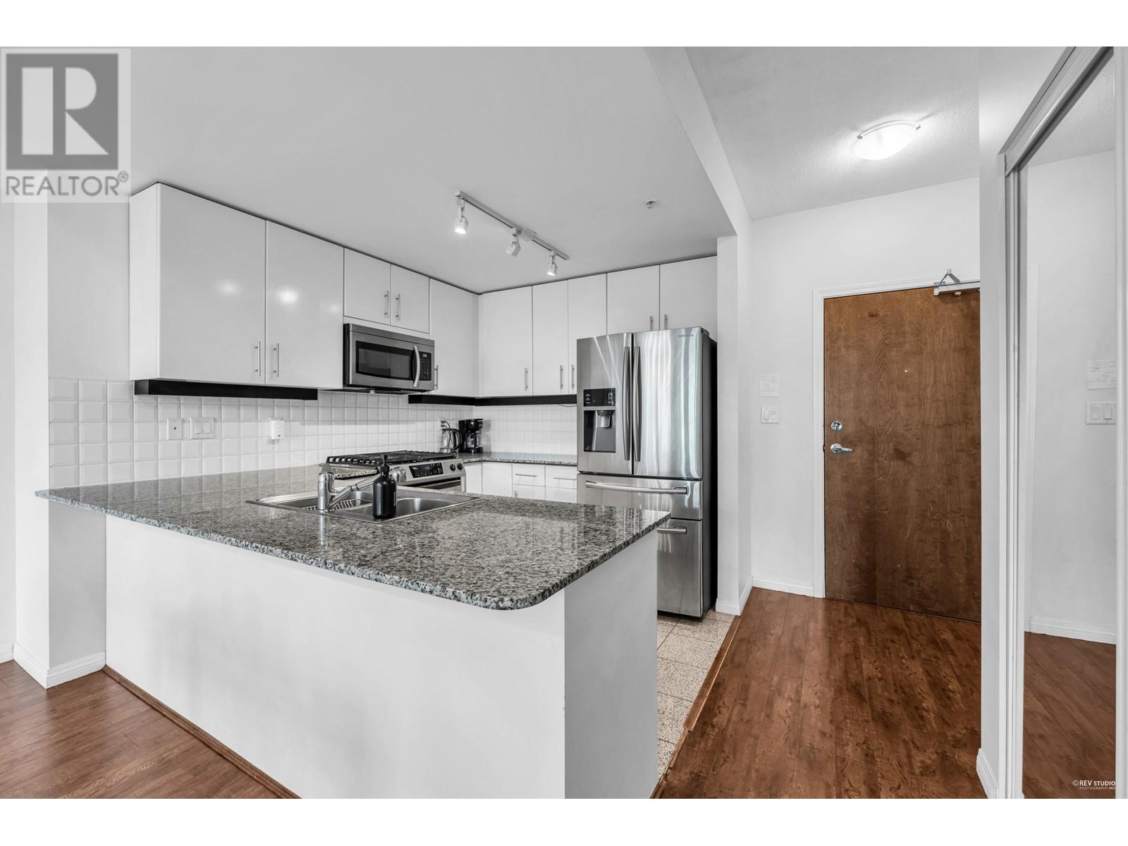 409 100 E Esplanade Street, North Vancouver, British Columbia  V7L 4V1 - Photo 4 - R2973244