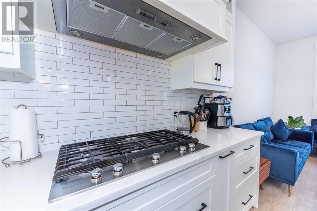 Property at 217 23 Avenue NW image 4