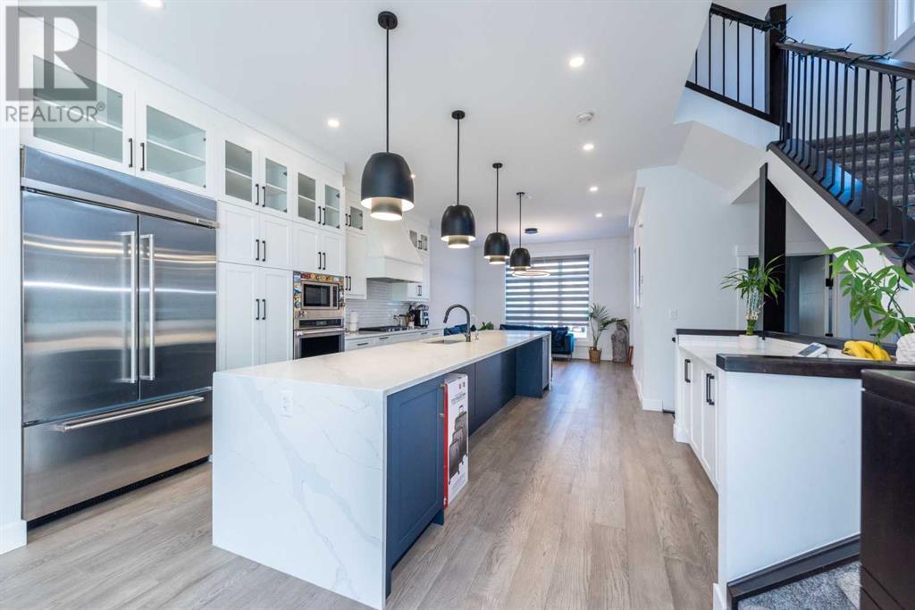 Property at 217 23 Avenue NW image 3