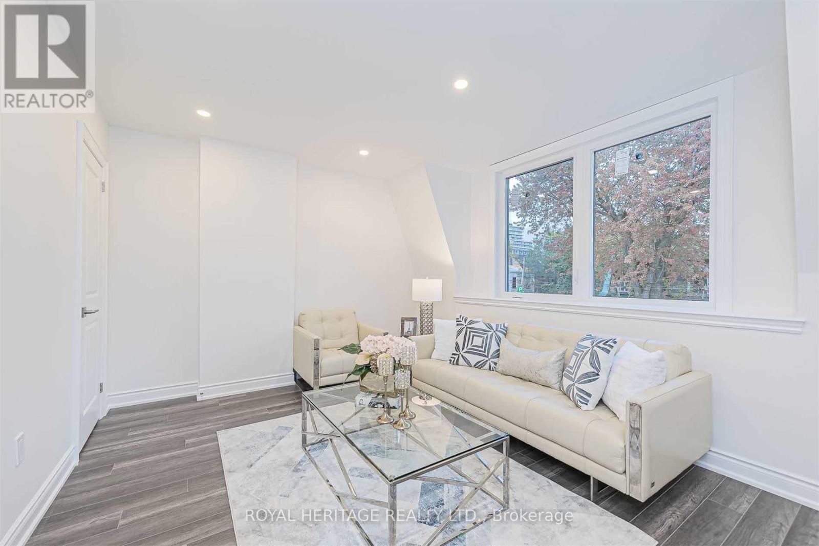 66a Bellevue Avenue, Toronto, Ontario  M5T 2N4 - Photo 14 - C12007016