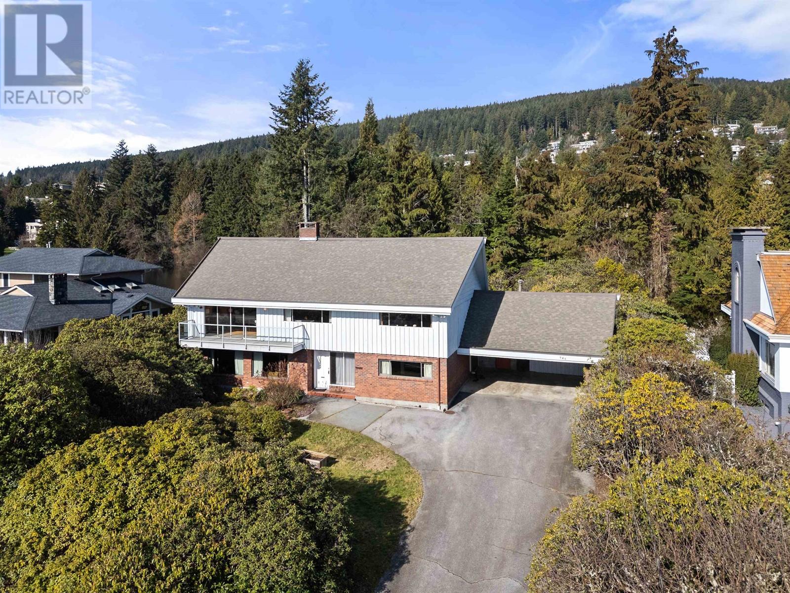Property at 945 GROVELAND ROAD image 4