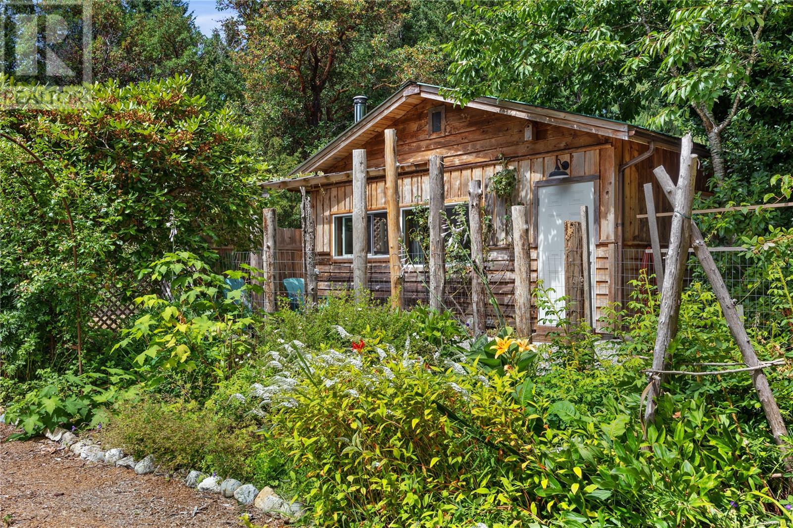 500 Smelt Bay Rd, Cortes Island, British Columbia  V0P 1K0 - Photo 26 - 991107