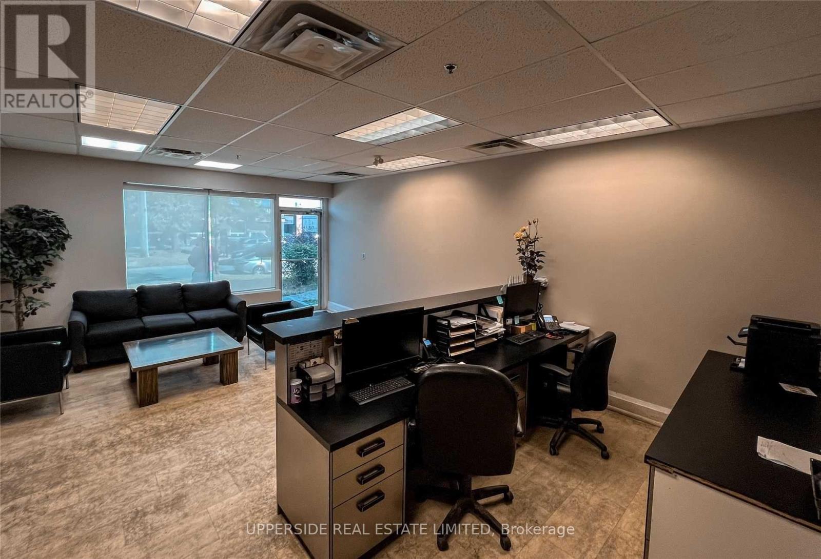24 Vanley Crescent, Toronto, Ontario  M3J 2B8 - Photo 4 - W12007018