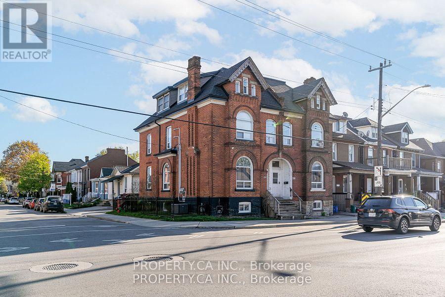 340 Cannon Street E, Hamilton, Ontario  L8L 2B9 - Photo 1 - X12007010