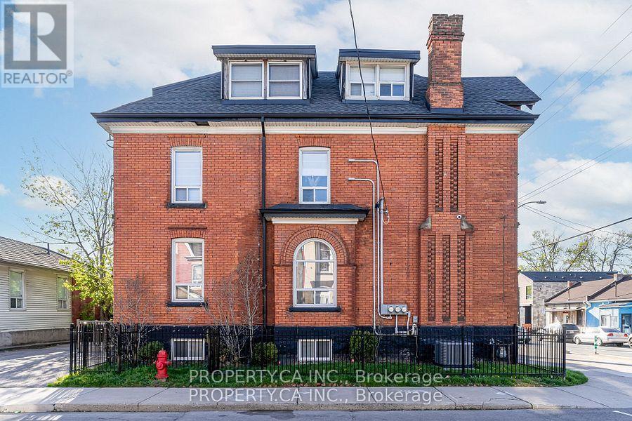 340 Cannon Street E, Hamilton, Ontario  L8L 2B9 - Photo 2 - X12007010