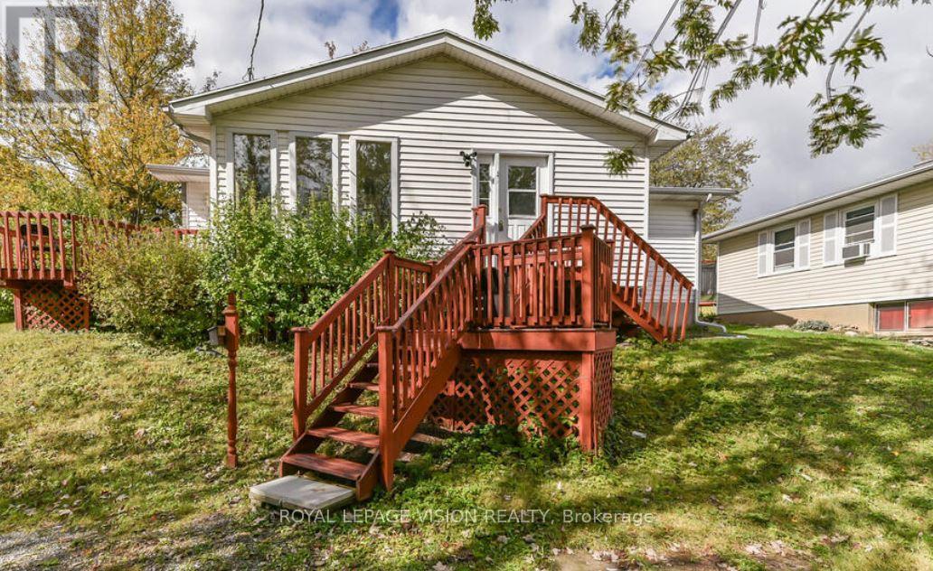 43 Lavinia Street N, Fort Erie, Ontario  L2A 5W2 - Photo 2 - X12007072