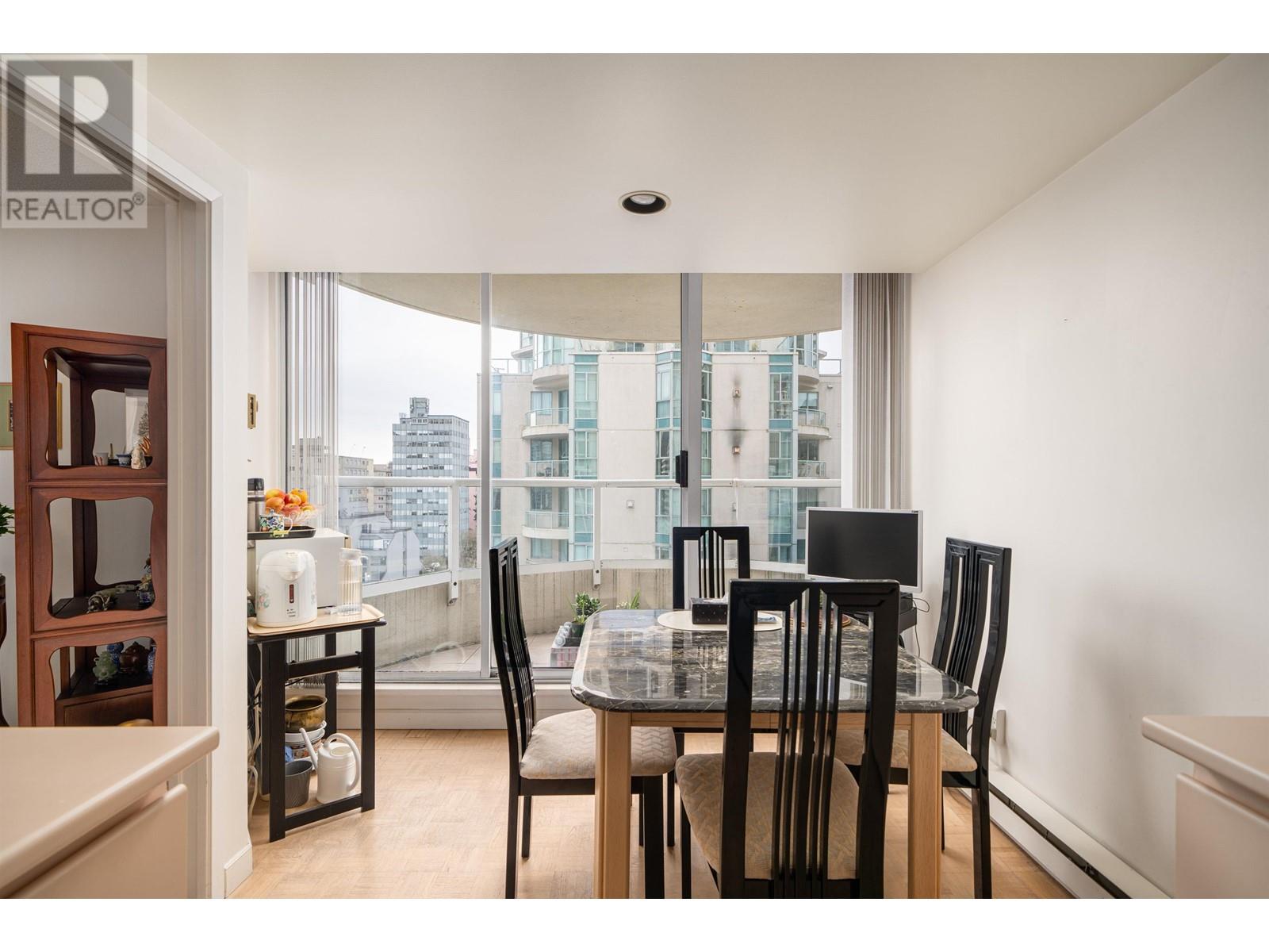 Listing Picture 10 of 20 : 903 717 JERVIS STREET, Vancouver / 溫哥華 - 魯藝地產 Yvonne Lu Group - MLS Medallion Club Member