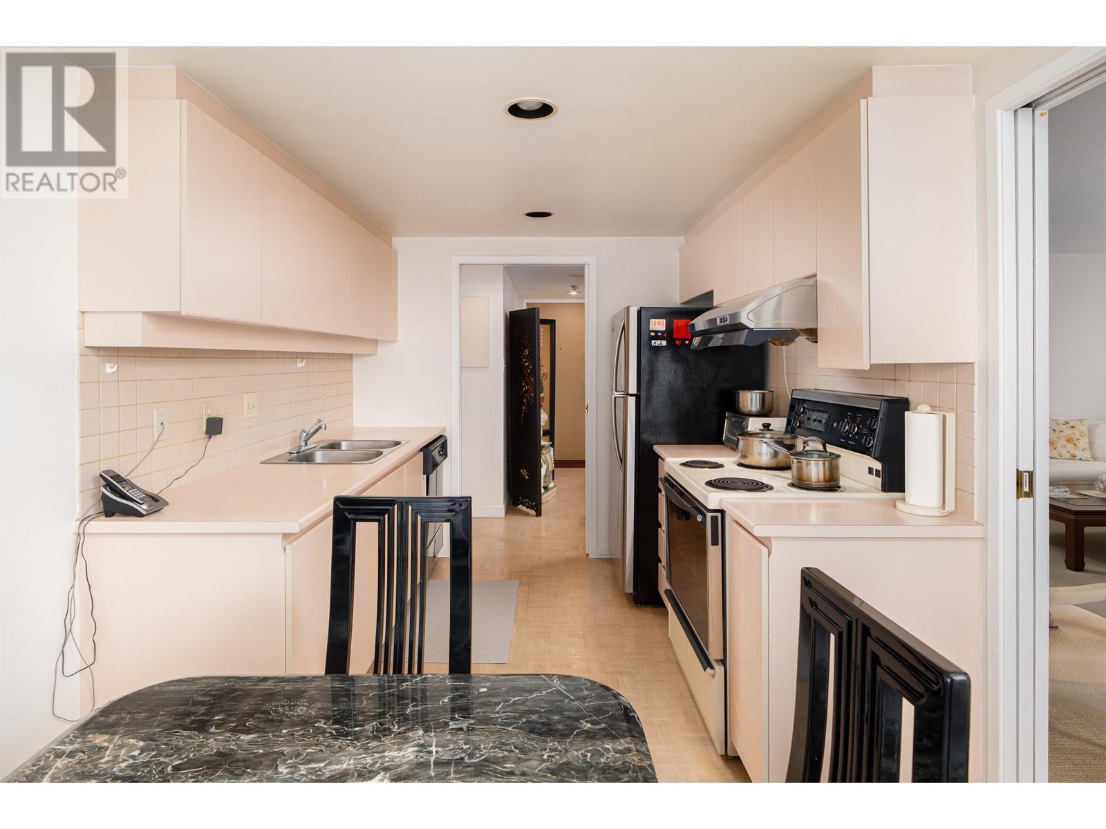 Listing Picture 9 of 20 : 903 717 JERVIS STREET, Vancouver / 溫哥華 - 魯藝地產 Yvonne Lu Group - MLS Medallion Club Member