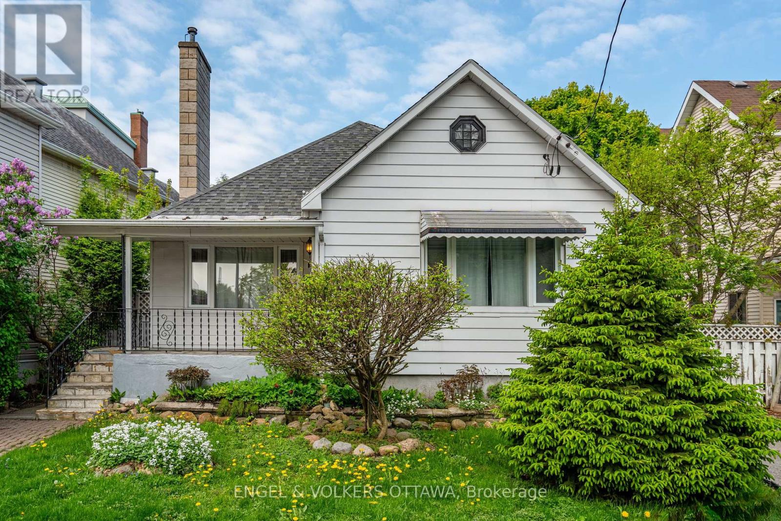 Property at 522 CAMBRIDGE STREET S image 1