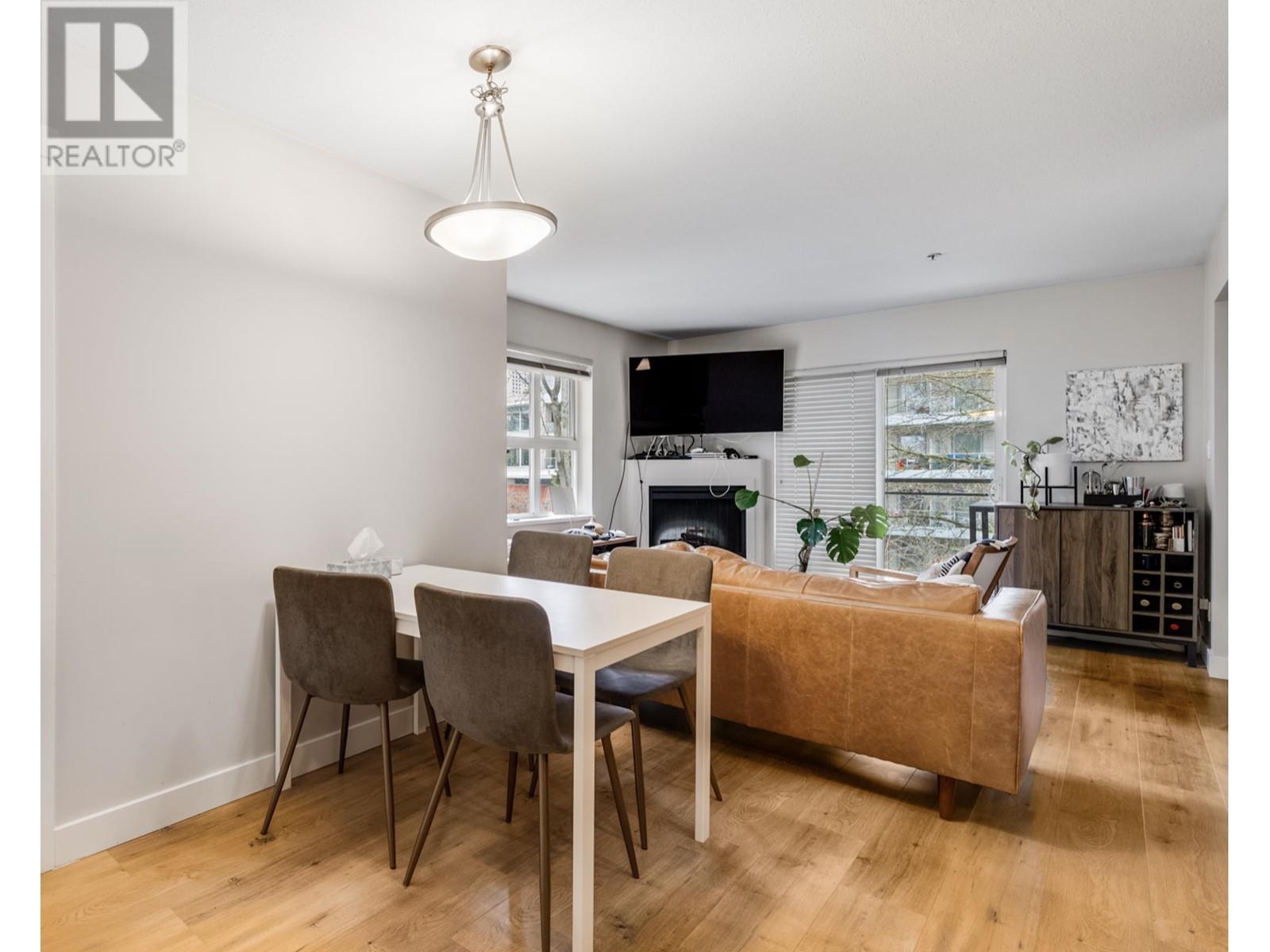 Listing Picture 11 of 14 : 306 736 W 14TH AVENUE, Vancouver / 溫哥華 - 魯藝地產 Yvonne Lu Group - MLS Medallion Club Member