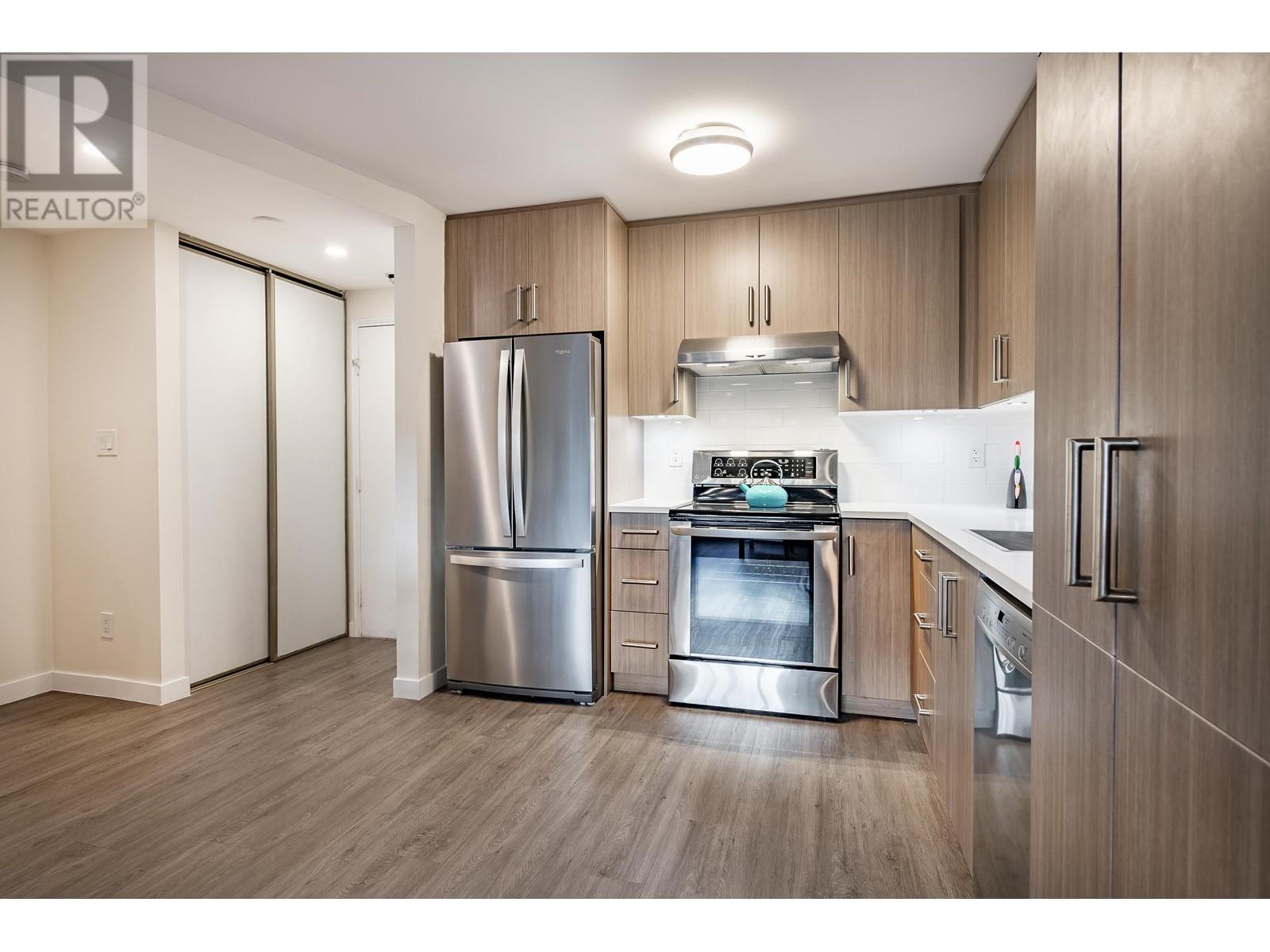 101 1209 Howie Avenue, Coquitlam, British Columbia  V3J 1T9 - Photo 2 - R2973851