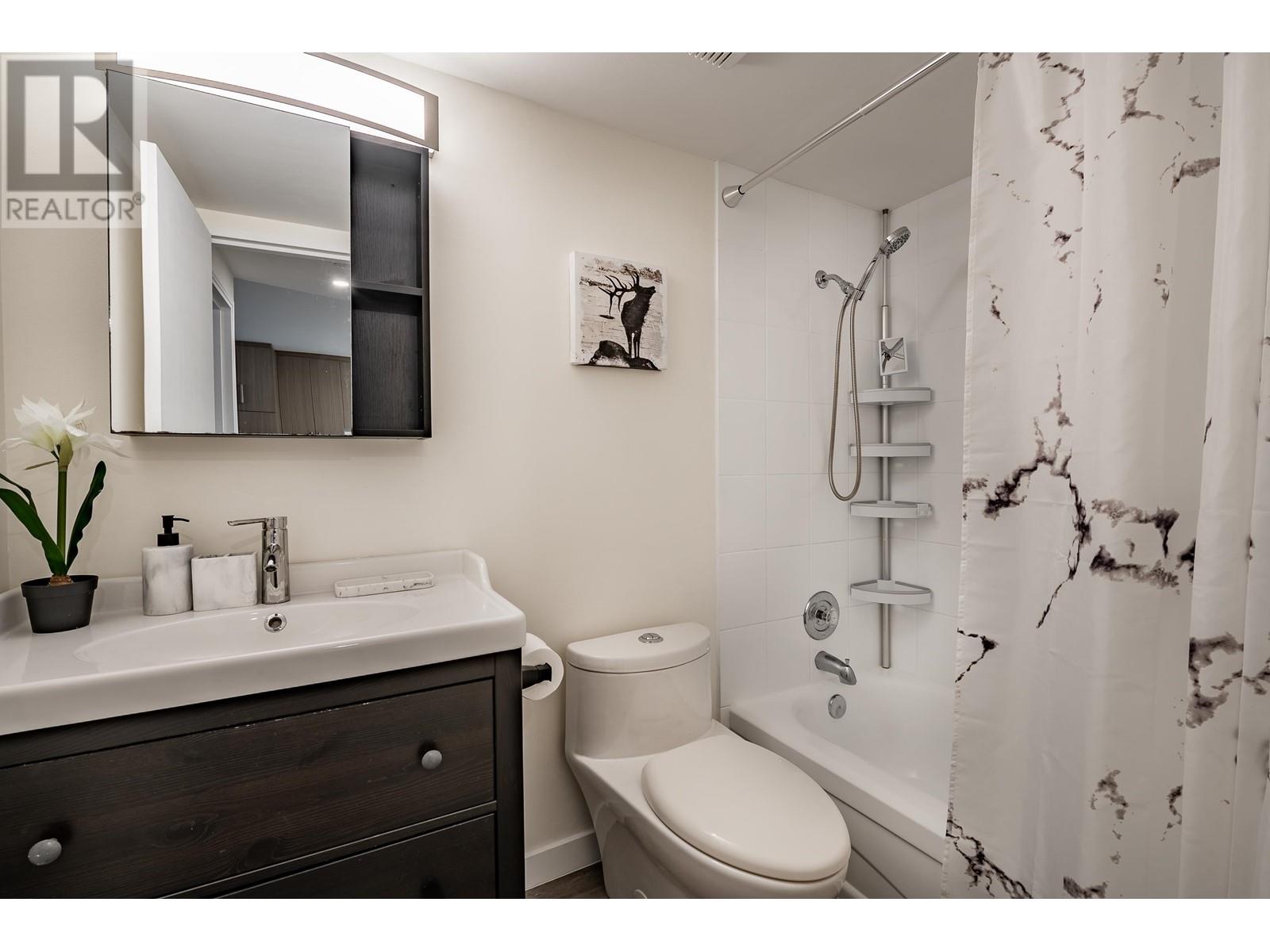 101 1209 Howie Avenue, Coquitlam, British Columbia  V3J 1T9 - Photo 17 - R2973851