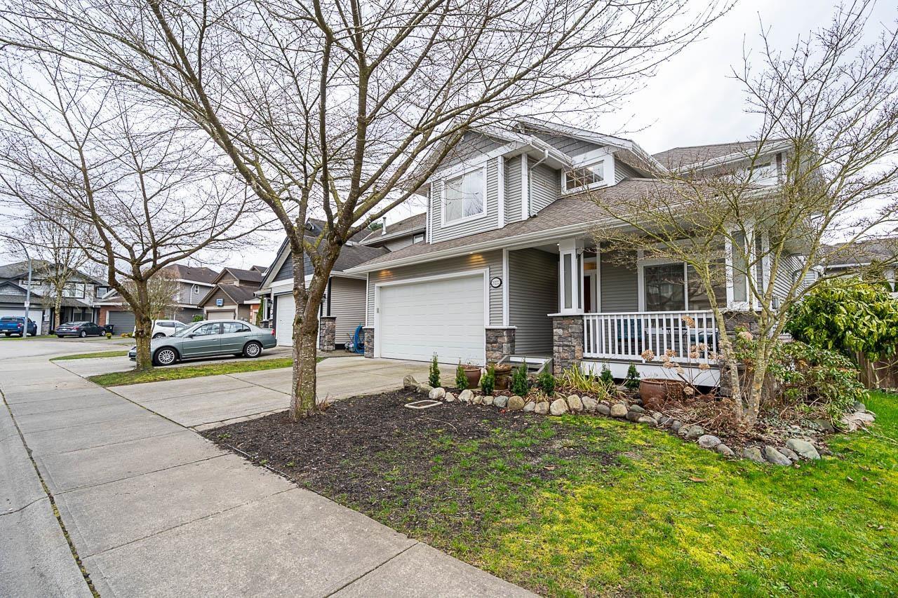 20222 71a Avenue, Langley, British Columbia  V2Y 3A1 - Photo 2 - R2974401