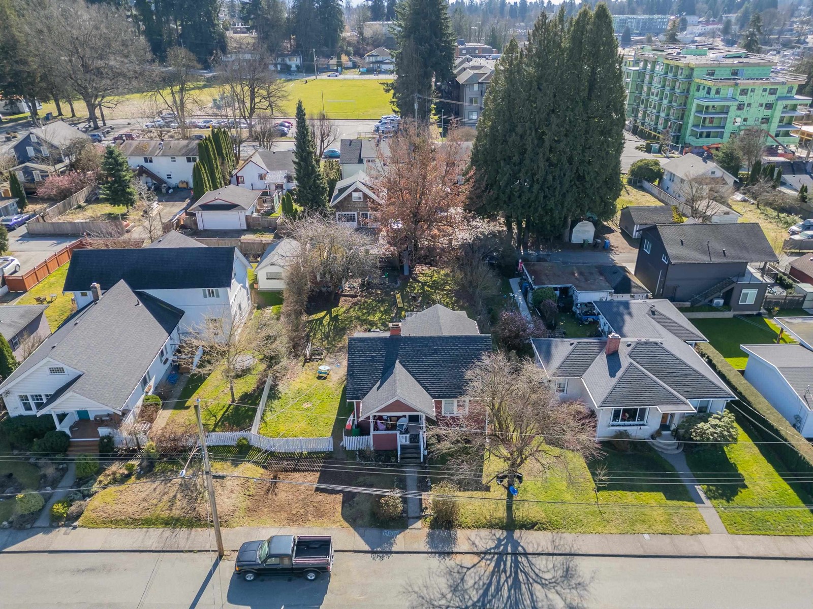 Property at 33918 ELM STREET image 2