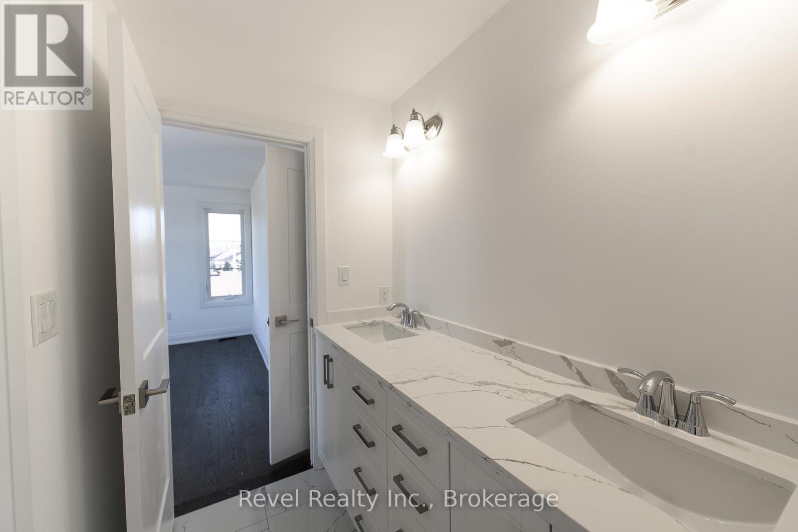 289 Ramblewood Drive, Wasaga Beach, Ontario  L9Z 2N9 - Photo 15 - S12007120