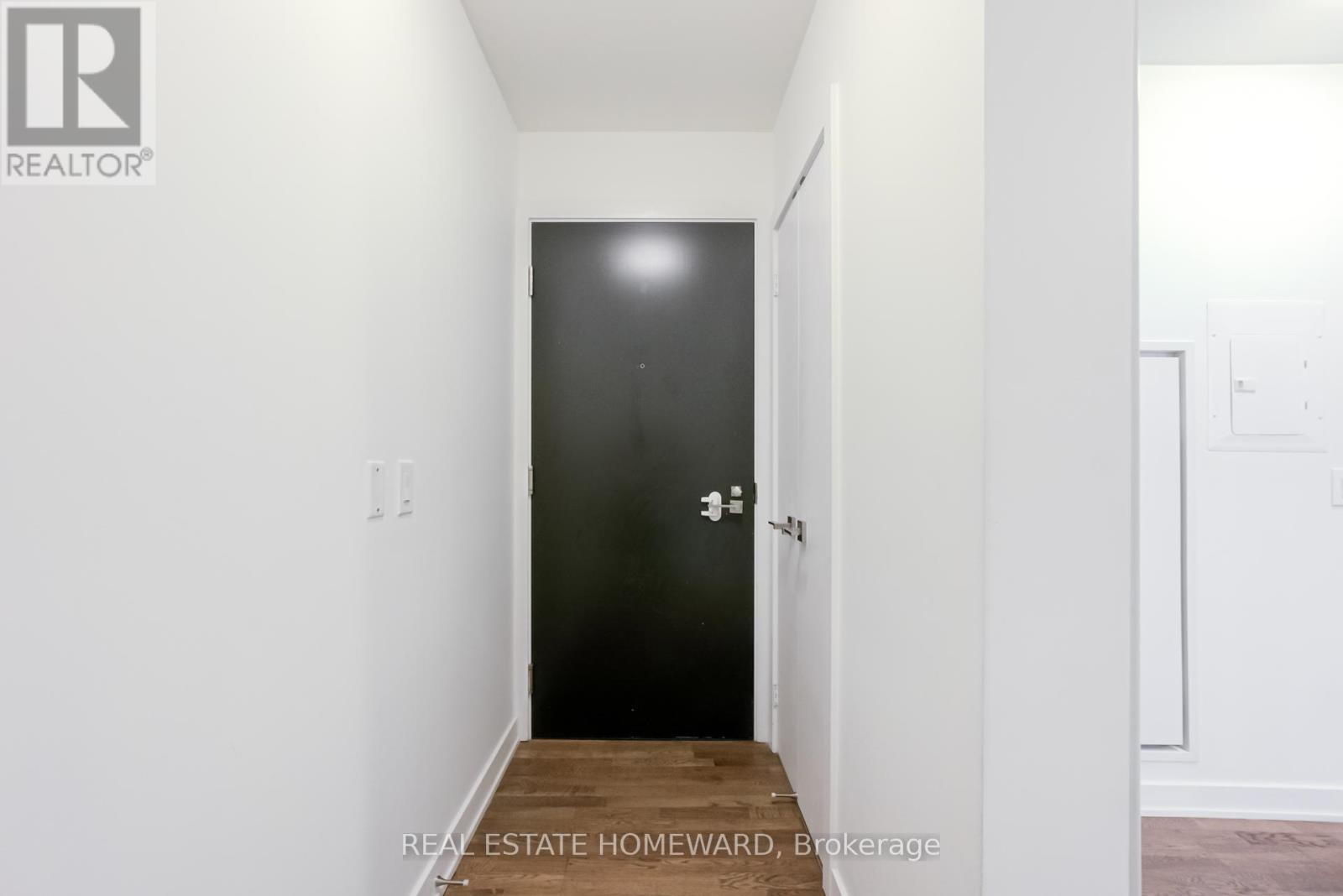 Property at 409 - 15 BEVERLEY STREET image 5